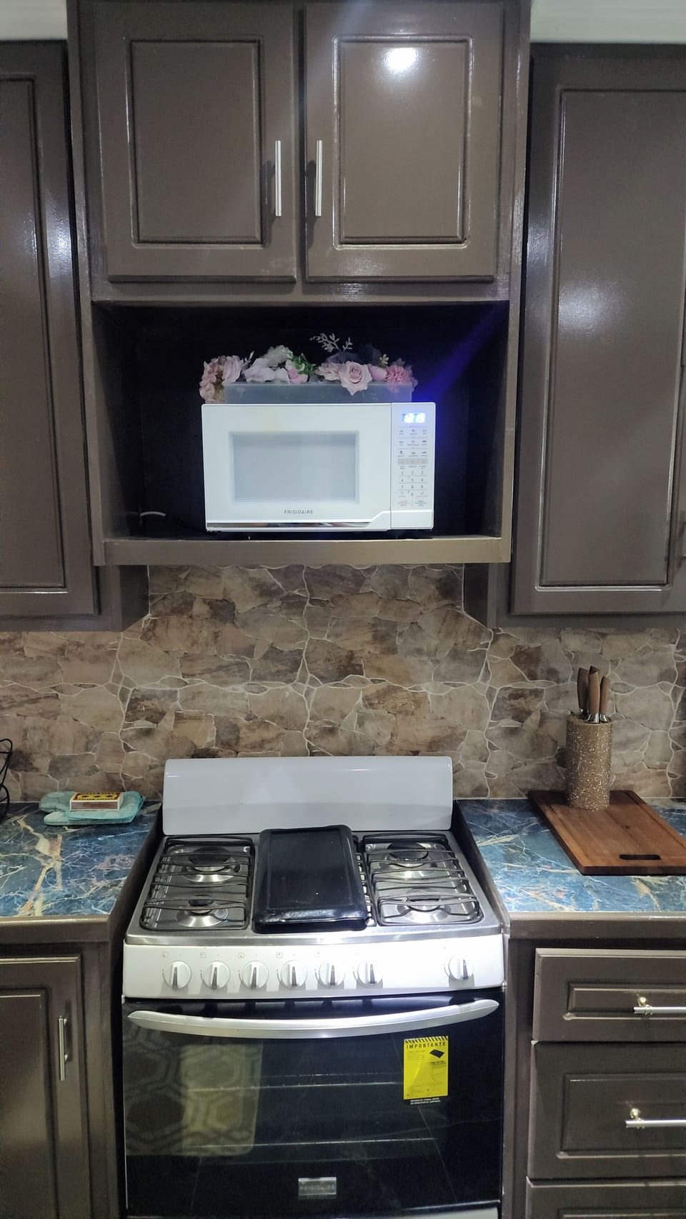 Family Apartment, Garden View | Private kitchen | Electric kettle