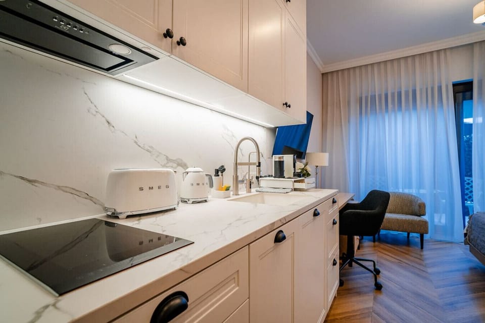 Stylish 28m2 Studio just by the Center of Kraków | Book Now with RENTUJEMY