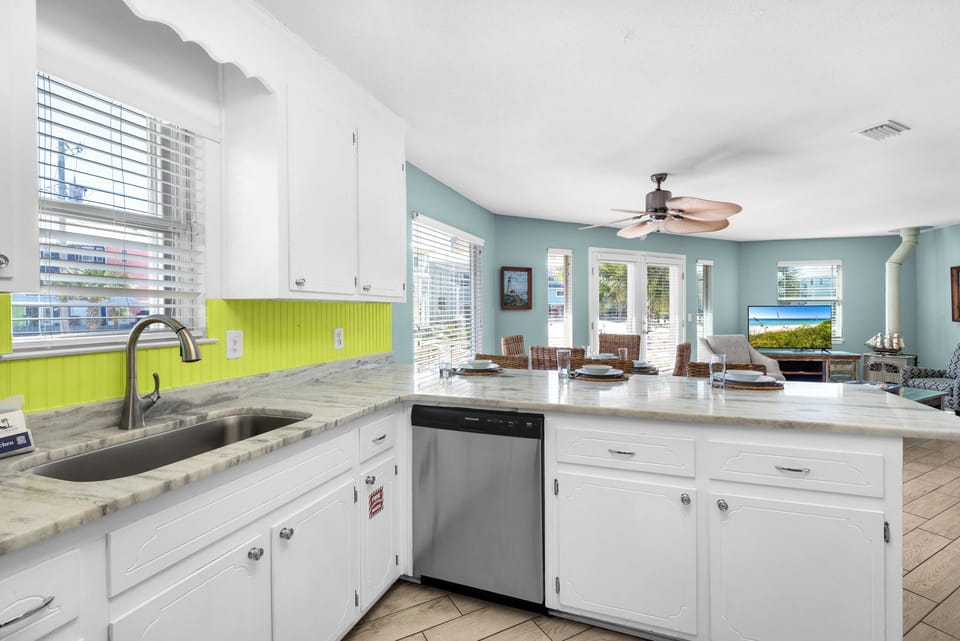 Full kitchen