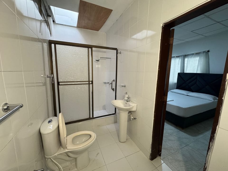 Standard Double Room | Bathroom
