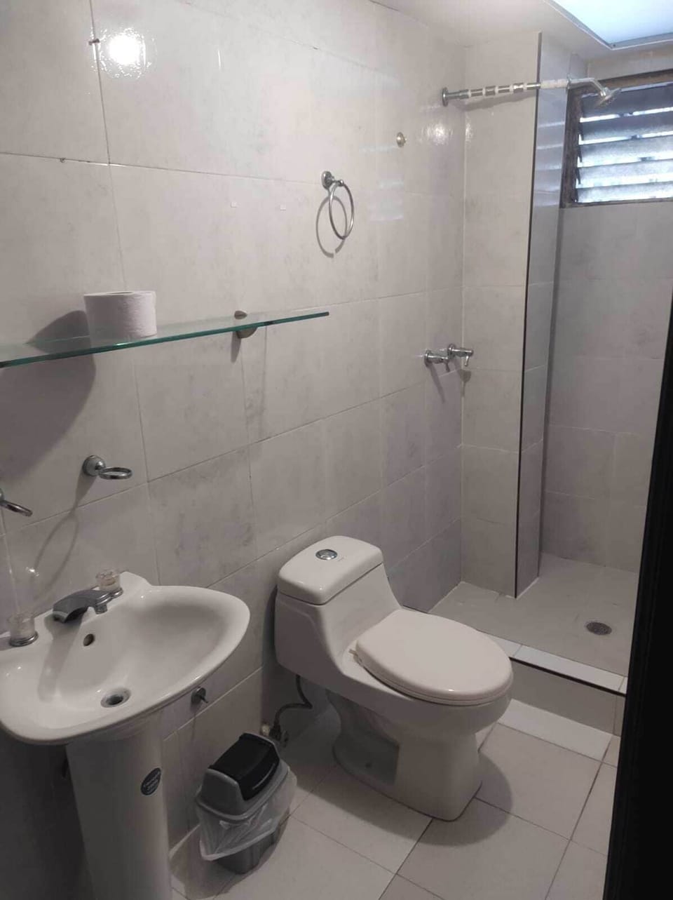 Standard Double Room | Bathroom