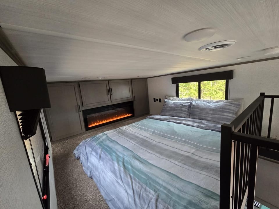 Cottage, Air conditioning, Lake View | Individually decorated, individually furnished, free WiFi, bed sheets