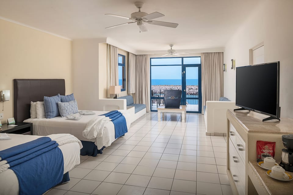 Junior Suite All Inclusive Elite | Egyptian cotton sheets, premium bedding, down comforters