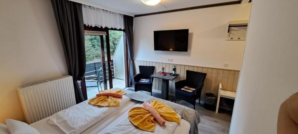 Comfort Double Room, Balcony, Mountain View | Travel crib, WiFi (free), bed sheets