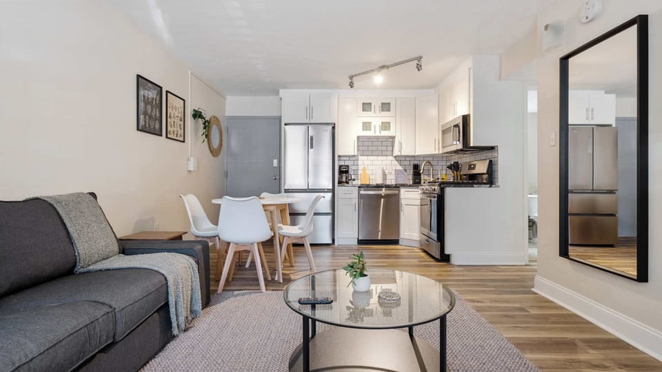 Living/Dining Area