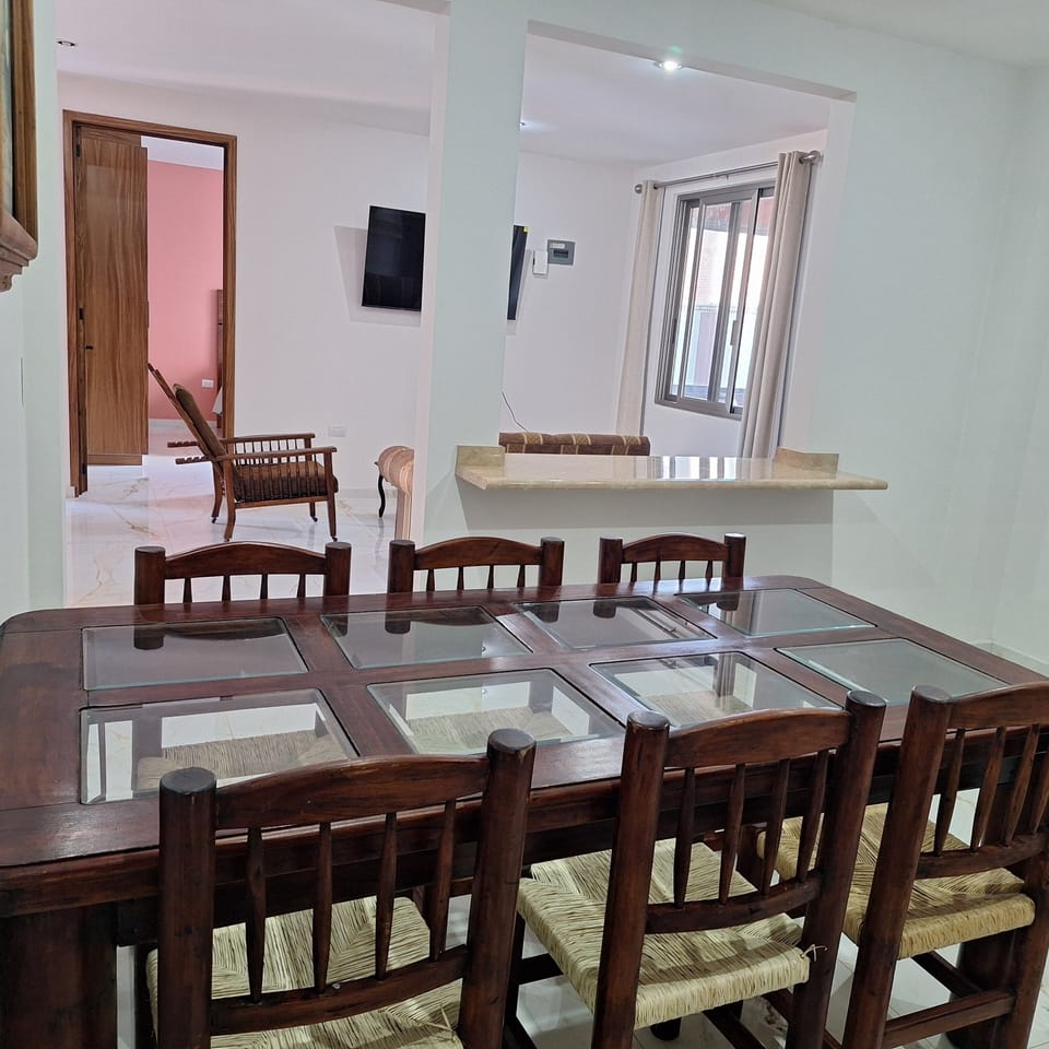 Family Apartment, 3 Bedrooms | Dining