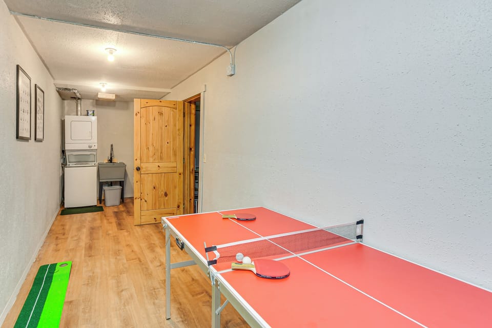 Game Room | Ping-Pong Table | Putting Mat | Lower Level