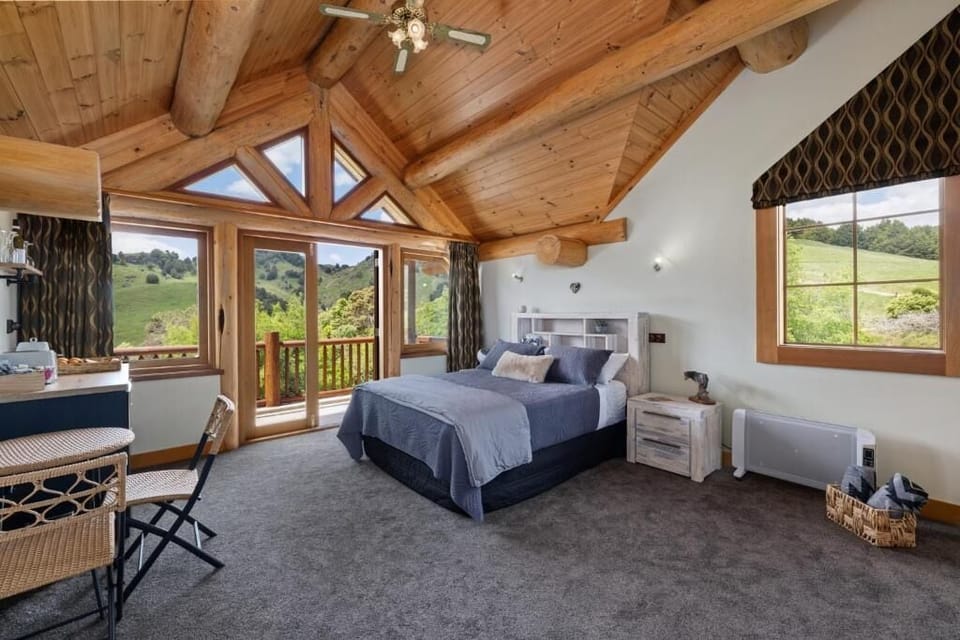 Luxury Double Room, Mountain View | Iron/ironing board, free WiFi