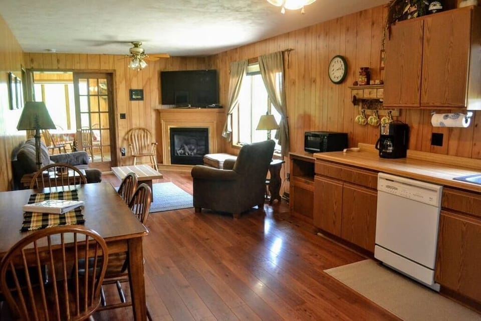House, Multiple Beds, Fireplace (NR #15) | Interior