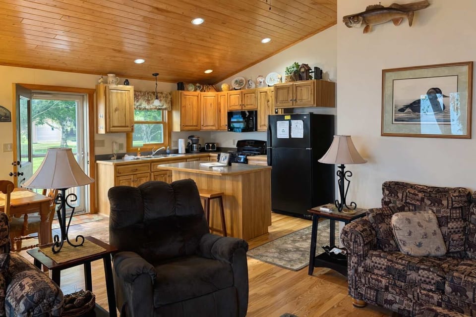 House, Multiple Beds, Fireplace (Waters Edge) | Living area