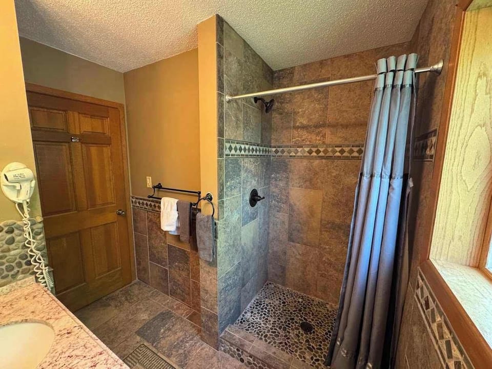 Island Cove #9 - On Minocqua Lake Apartment in Minocqua
