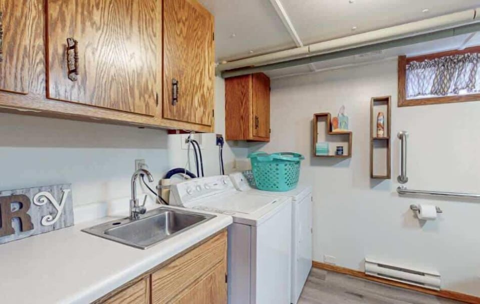 House, Multiple Beds, Patio (Lilly Pad Landing) | Laundry