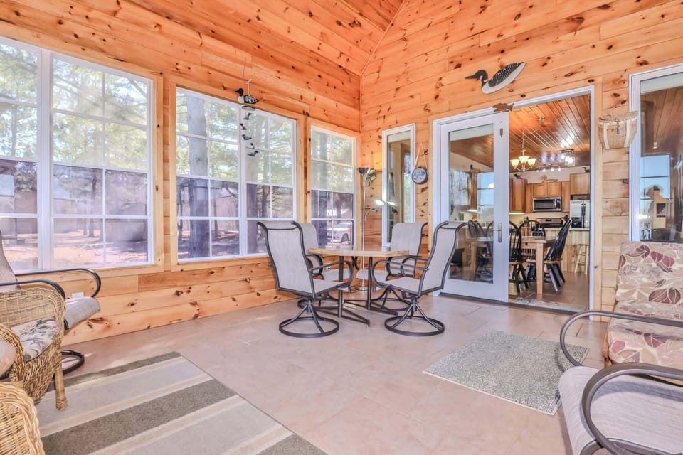 House, Multiple Beds, Patio (Shoreview Lake House) | Interior