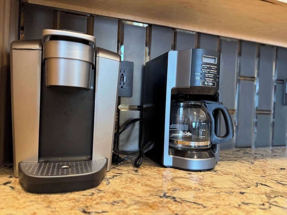 House, Multiple Beds, Patio (Fox's Den) | Coffee and/or coffee maker