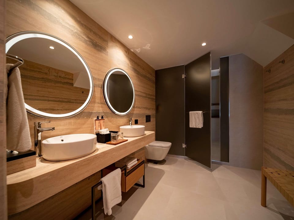Presidential Suite, 1 King Bed | 1 bedroom, in-room safe, blackout drapes, soundproofing