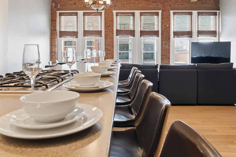 Breakfast Bar unit 4B