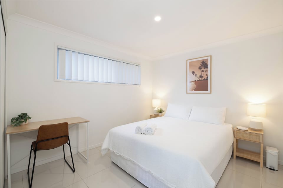 Standard Apartment | Desk, laptop workspace, iron/ironing board, WiFi (free)