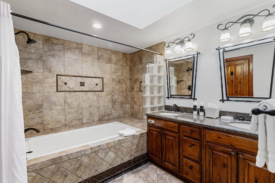 Primary Suite Bathroom / Large Soaking Tub
