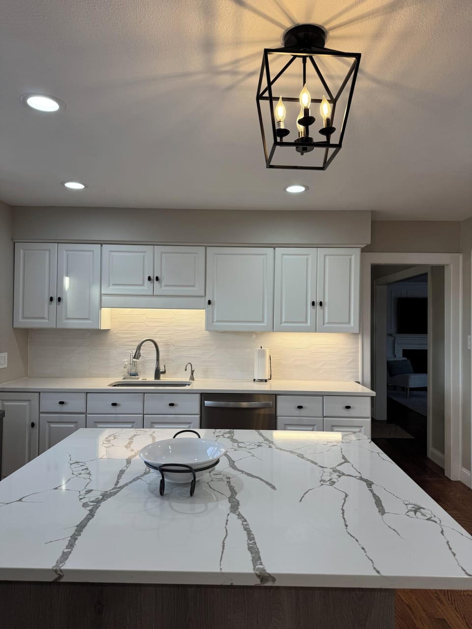 Kitchen sink - includes drinking water faucet with hot and cold water (right)