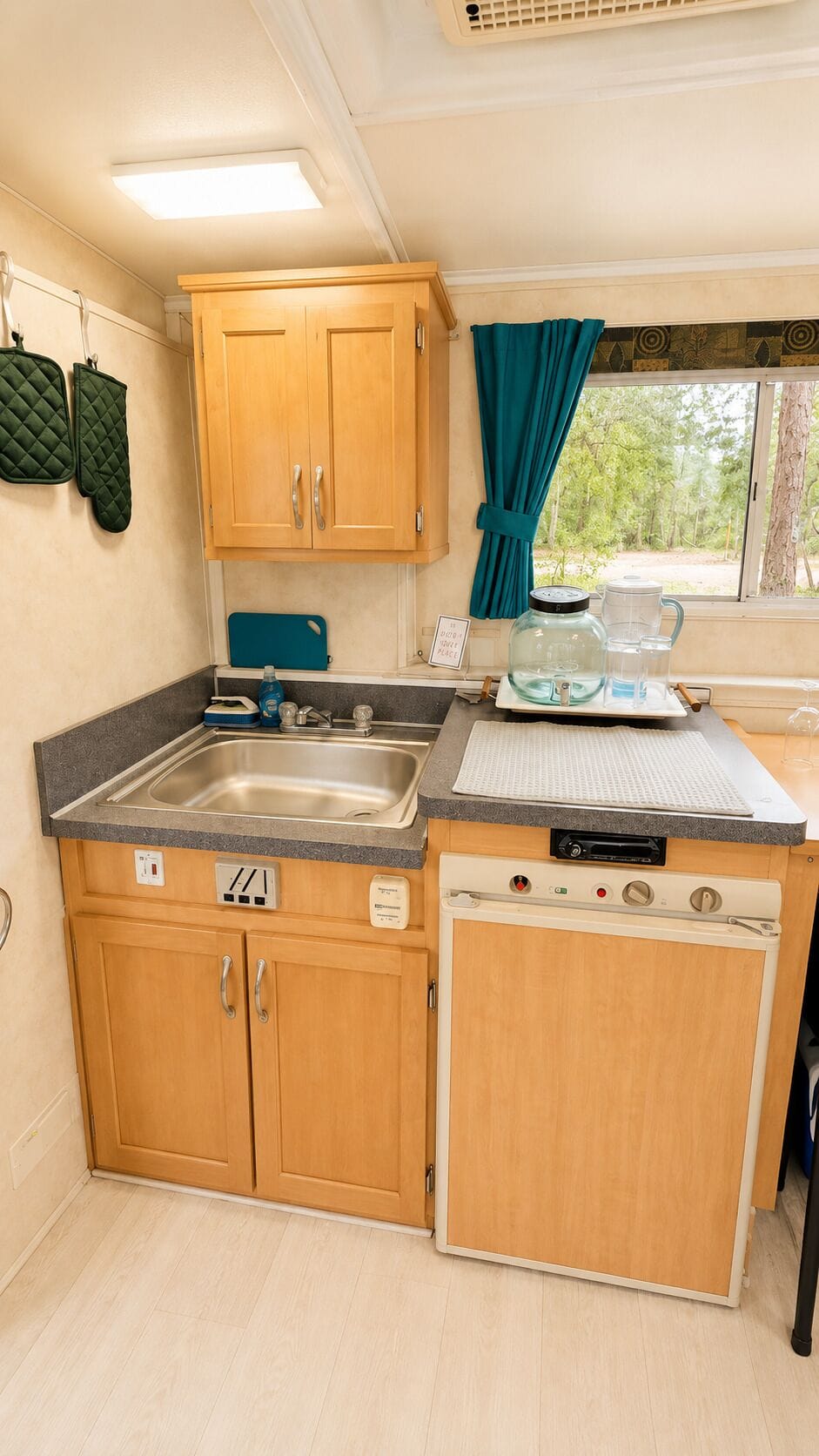Kitchenette,  Simple, cozy, and ready for your stay.