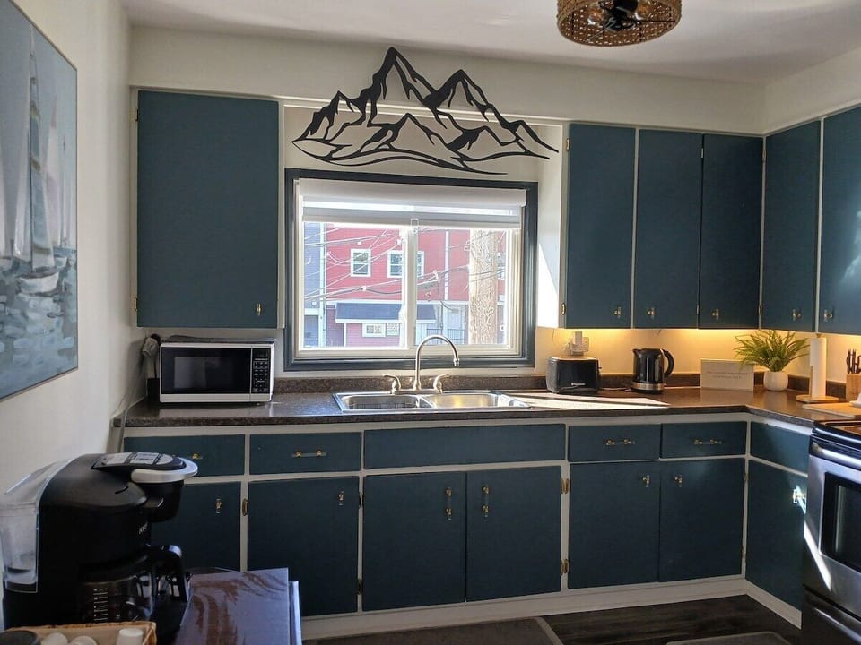 Full Kitchen - spacious, retro, with all you need to feel home
