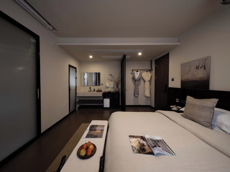 Romantic Double Room | Minibar (free items), desk, blackout drapes, WiFi (free)