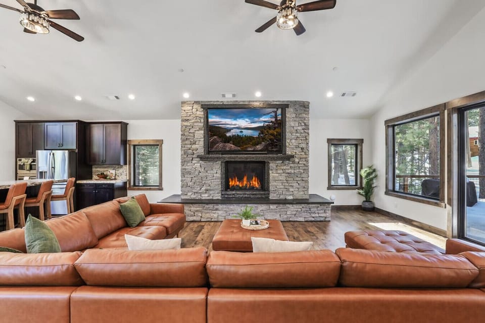 Expansive great room on 3rd floor