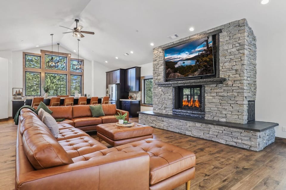 Expansive great room on 3rd floor