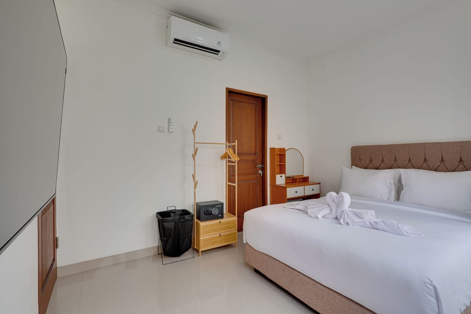 Villa, Balcony, Pool View | In-room safe, free WiFi, bed sheets
