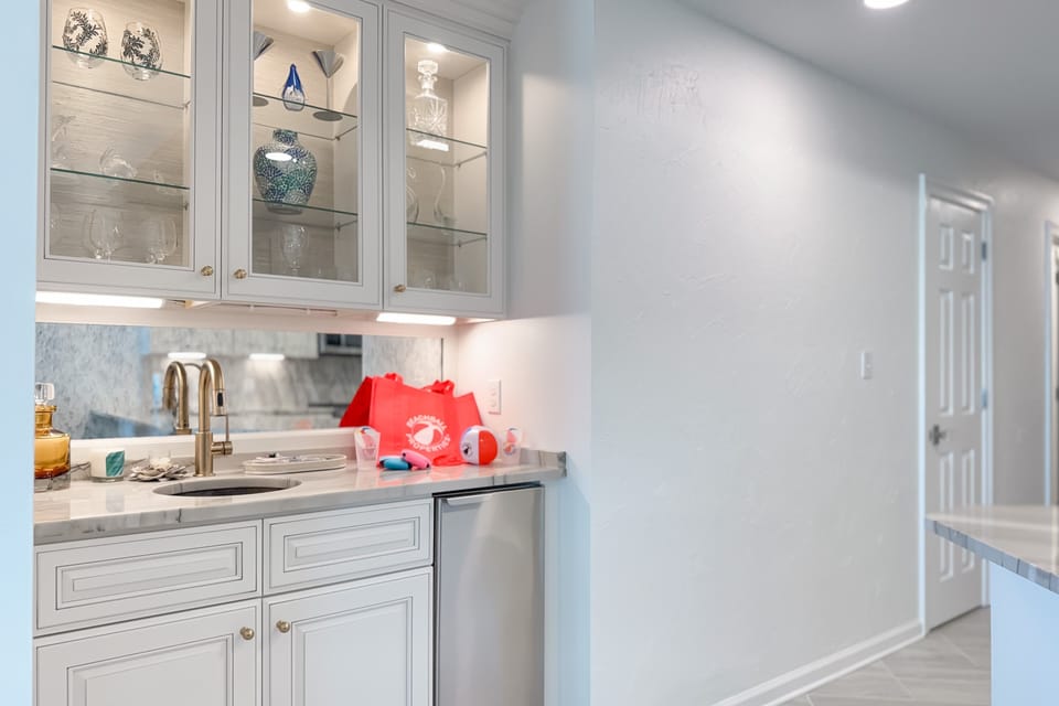 Wet bar with an ice maker