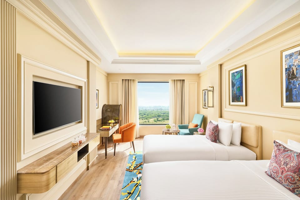 Deluxe Twin Room | Pillowtop beds, in-room safe, desk, laptop workspace