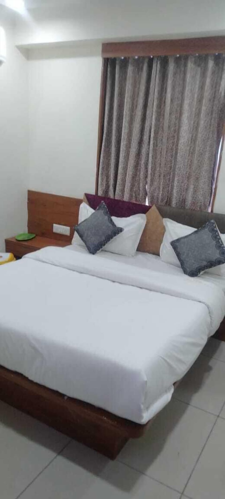 Standard Room | Egyptian cotton sheets, premium bedding, memory foam beds, desk