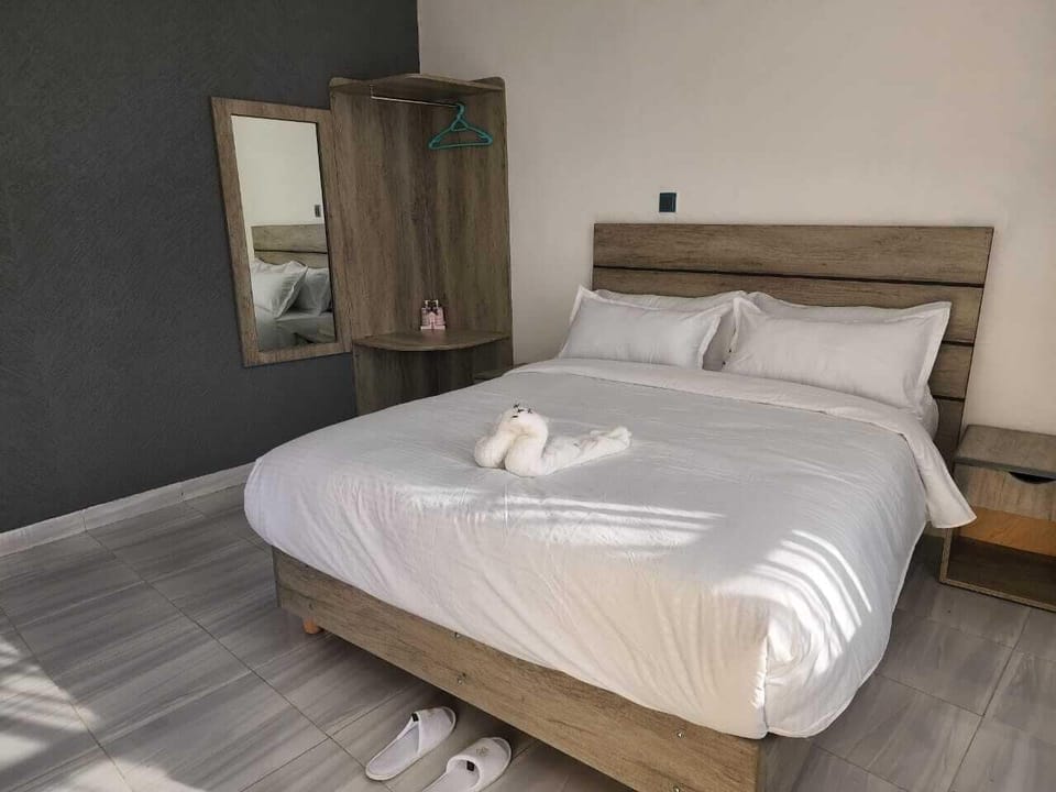 Deluxe Single Room | Individually decorated, individually furnished, free WiFi, bed sheets