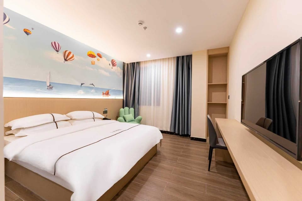 Premier Double Room, City View | Blackout drapes, soundproofing, free WiFi