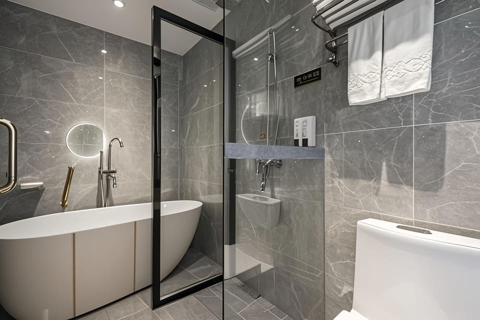 Superior Double Room, City View | Bathroom | Free toiletries, hair dryer, slippers, towels