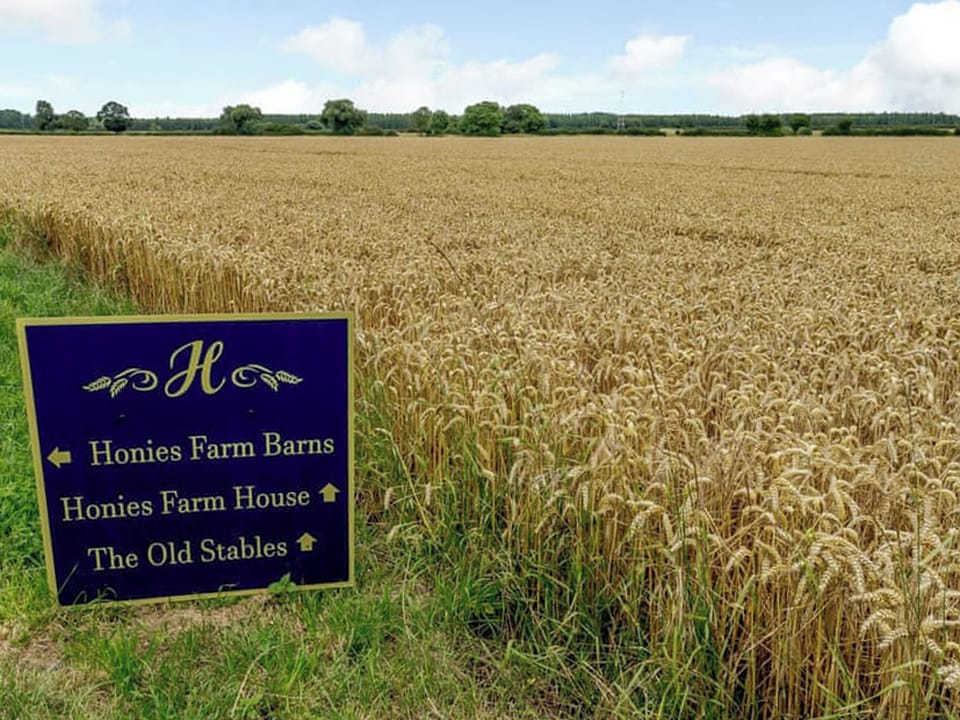 Surrounding area | The Cartshed - Honies Farm Barns, East Stoke, near Newark