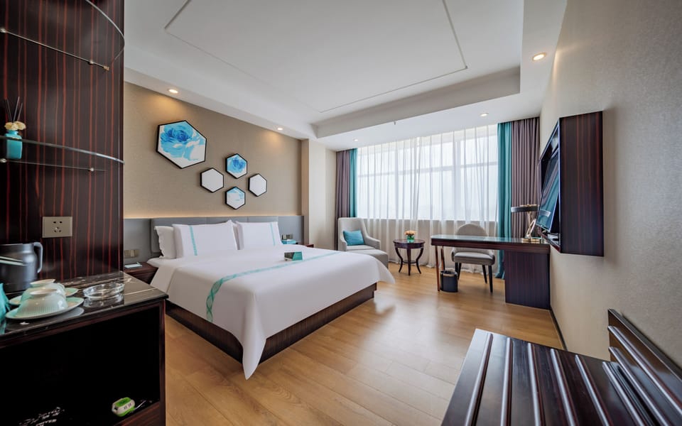Luxury Double Room, City View | Egyptian cotton sheets, premium bedding, down comforters, pillowtop beds