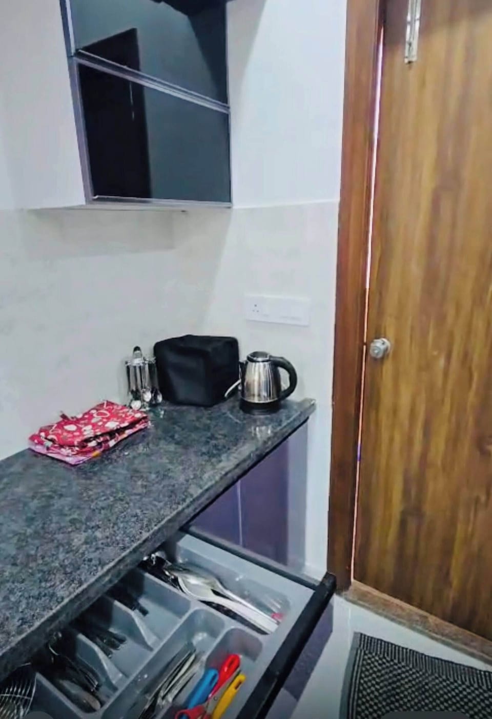 Apartment, 3 Bedrooms, Balcony, City View | Private kitchen