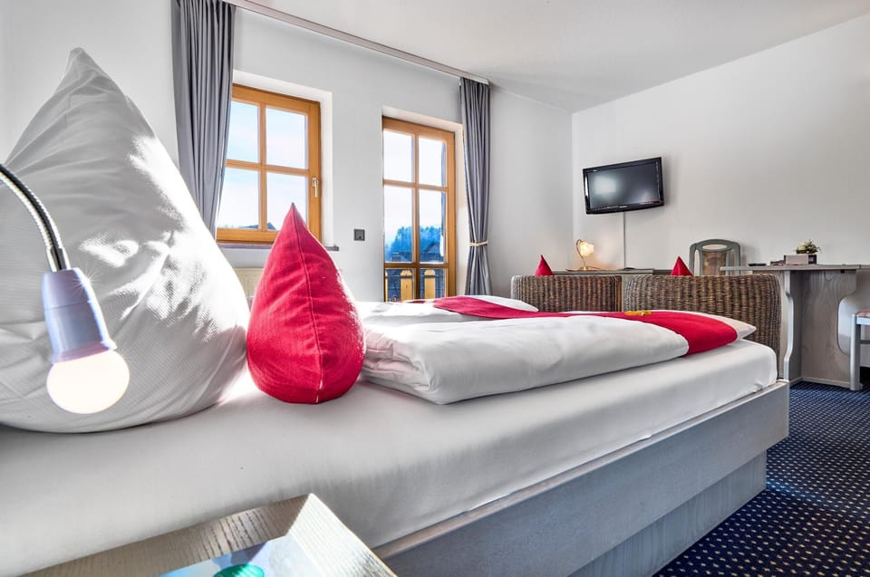Double Room | Free WiFi, bed sheets
