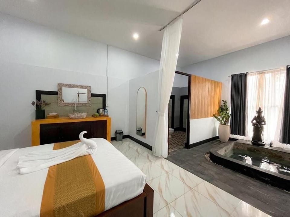Luxury Double Room | Free WiFi