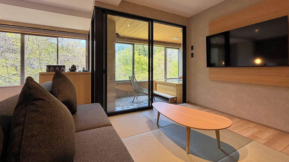 Grand Hot Spring Suite with Semi-Open-Air Bath | WiFi (free)