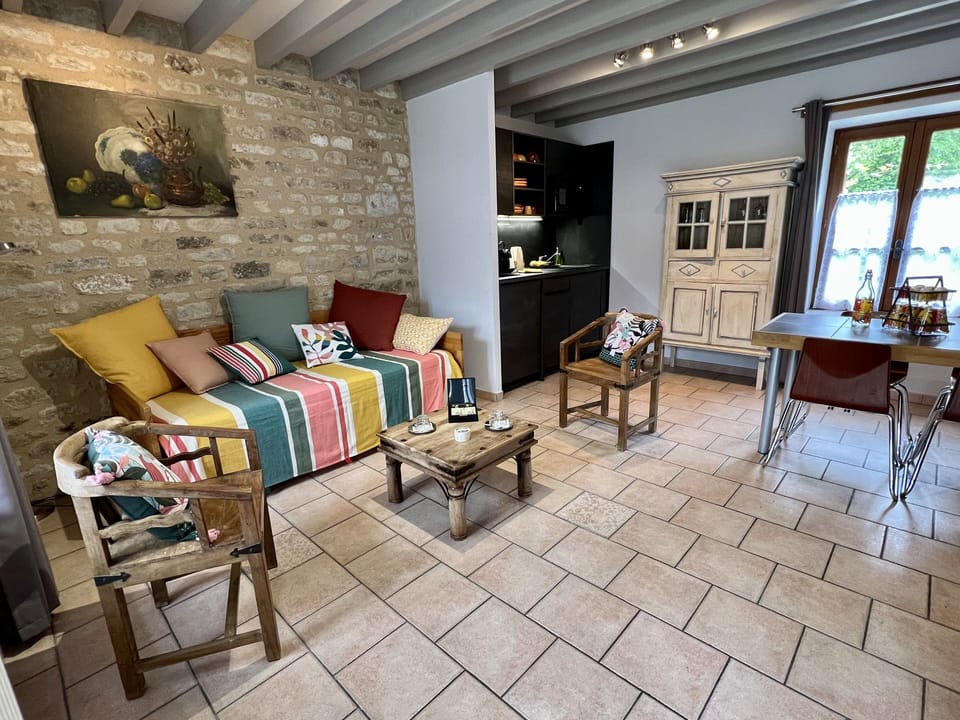 Family Quadruple Room | Desk, free WiFi, bed sheets