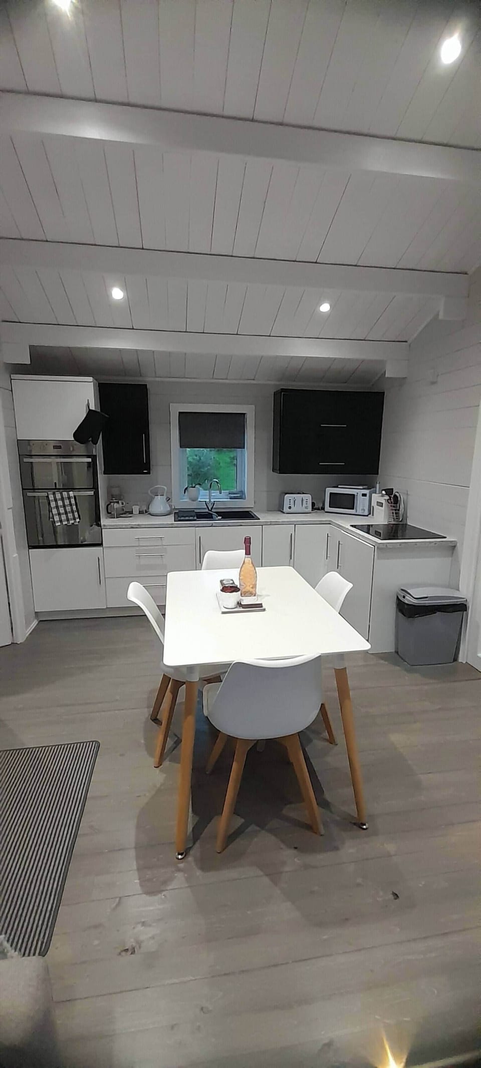 Cabin, 2 Bedrooms, Balcony, Garden View | Dining