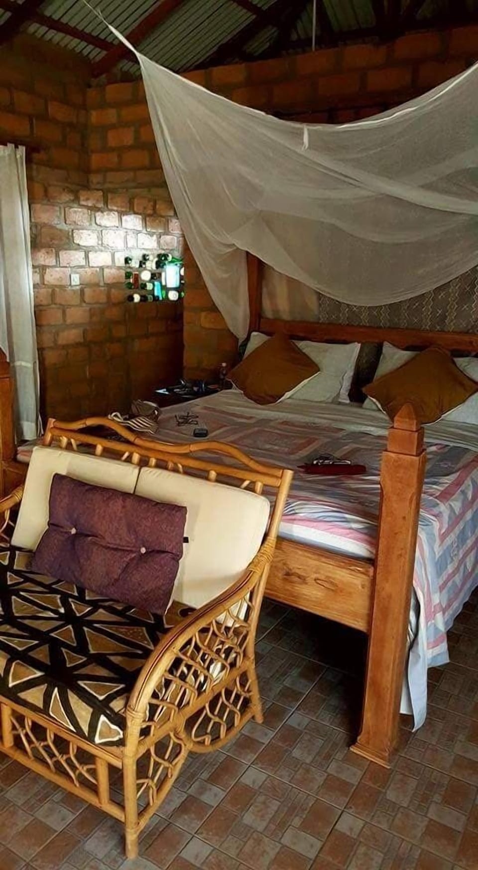 Exclusive House, 1 King Bed, Garden View, Garden Area | In-room safe, bed sheets