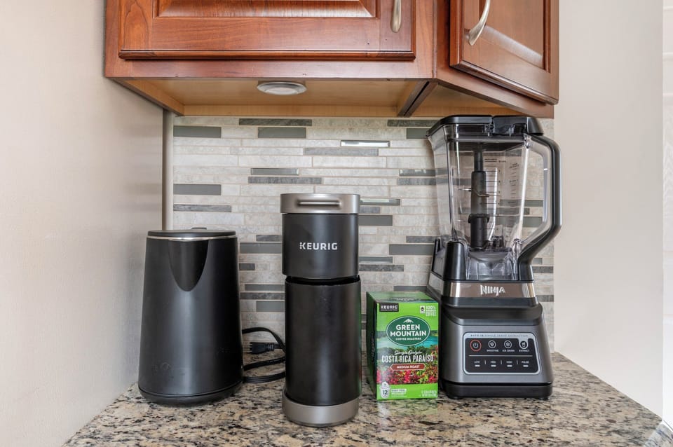House, Garden View | Coffee and/or coffee maker