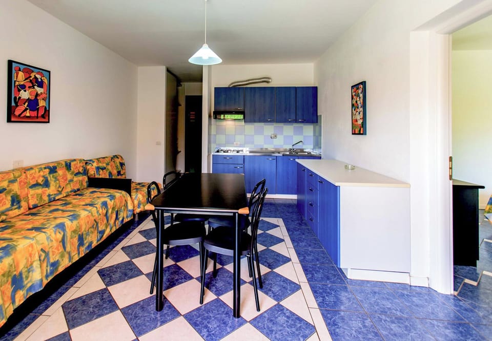 Comfort Apartment, Balcony | Cribs/infant beds, free WiFi, bed sheets