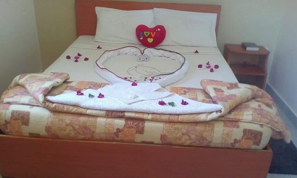 Superior Single Room | Individually decorated, individually furnished, free WiFi, bed sheets