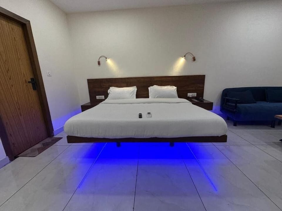 Deluxe Double Room, City View | Free WiFi