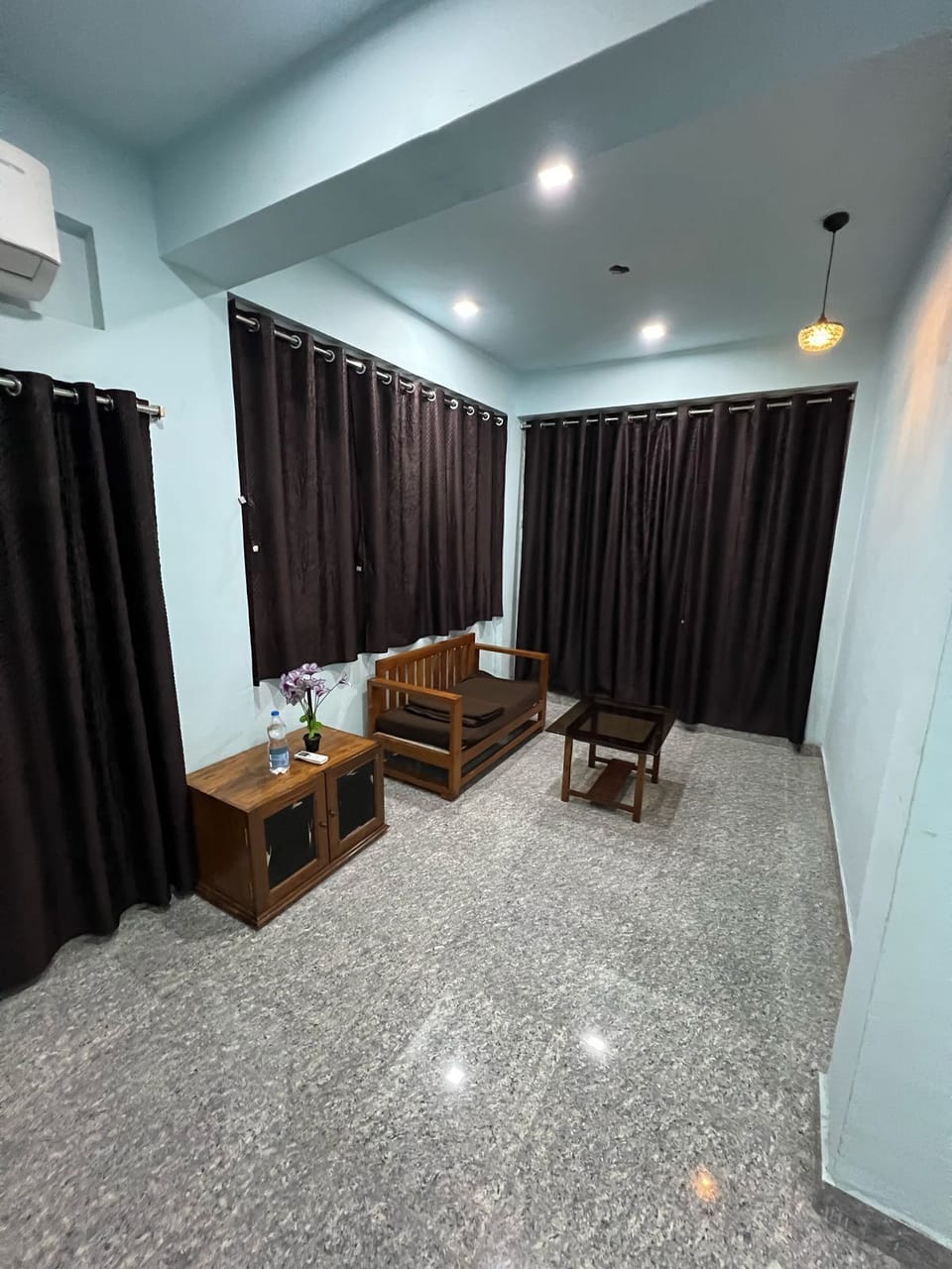 Deluxe Double Room | Living area