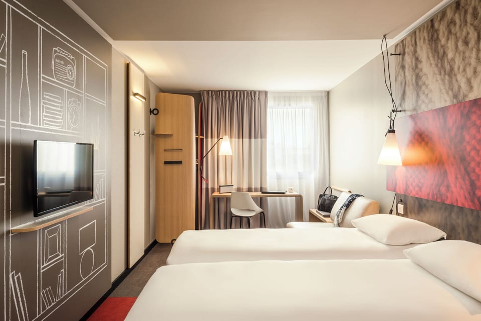Standard Room, Multiple Beds | Soundproofing, free WiFi